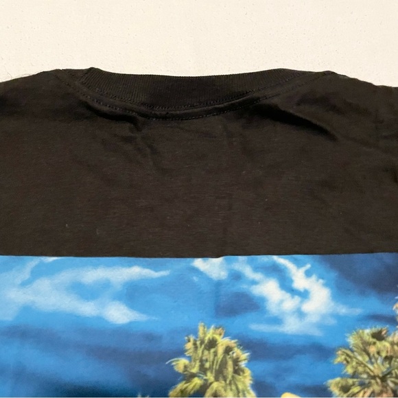 In N Out Burger California Hollywood Men's Black Shirt Small - Picture 12 of 16